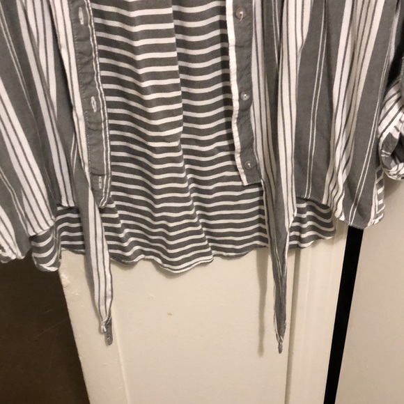 Button down shirt - Picture 3 of 4